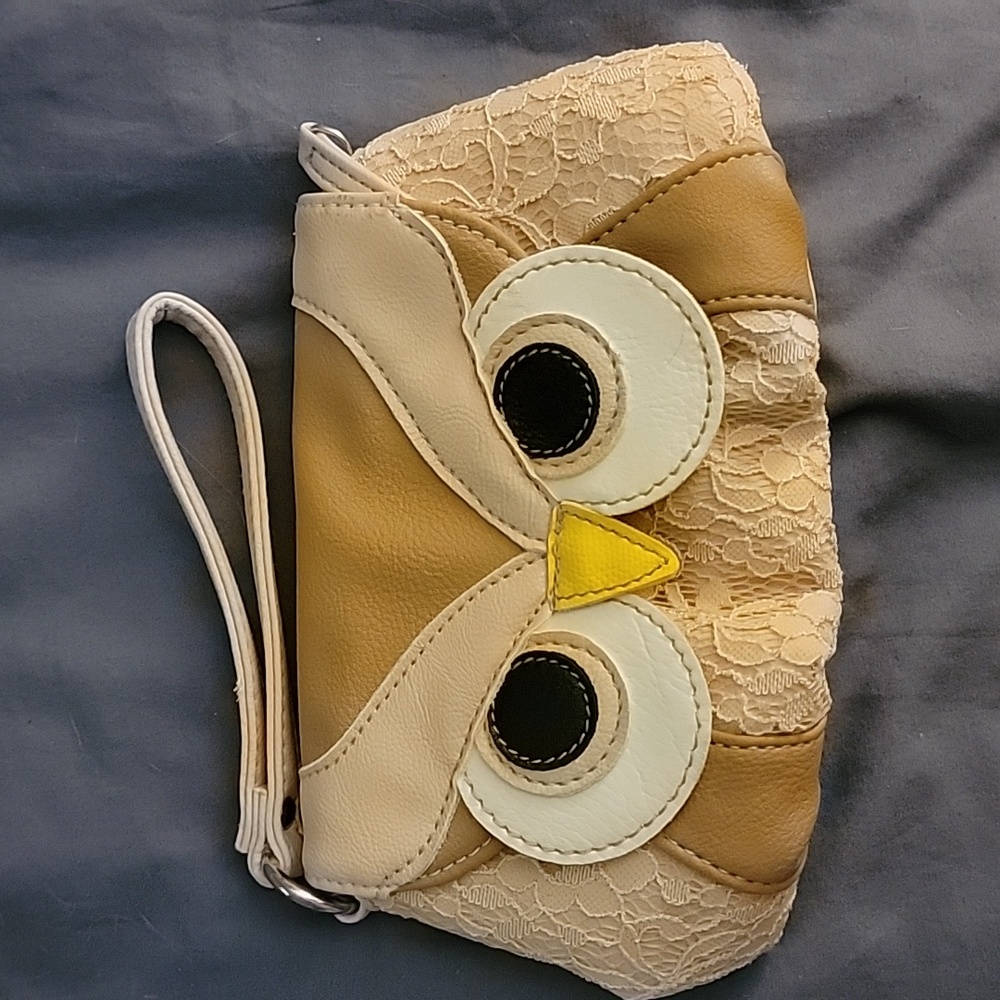 Owl faced zippered clutch
